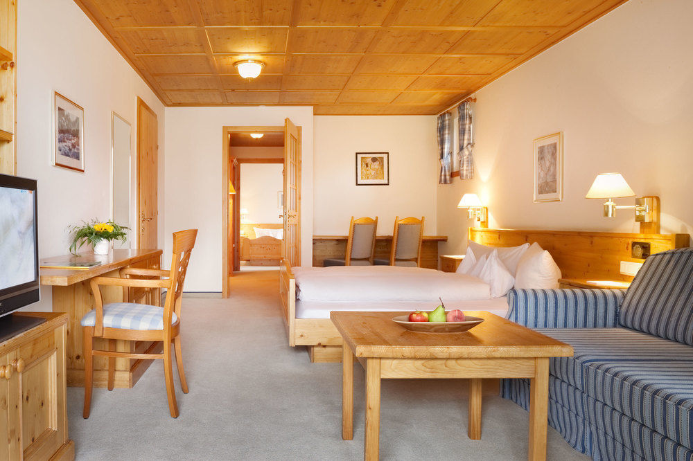 Hotel Montafoner Hof Schruns Exterior photo
